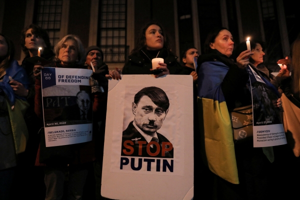 ▲미국 뉴욕에서 23일(현지시간) 시민들이 러시아 철군을 촉구하는 시위를 벌이고 있다. 뉴욕(미국)/로이터연합뉴스
