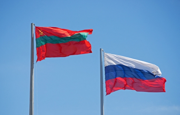 ▲몰도바 트란스니스트리아에서 지난해 5월 5일 몰도바와 러시아 국기가 휘날리고 있다. 트란스티스트리아(몰도바)/로이터연합뉴스
