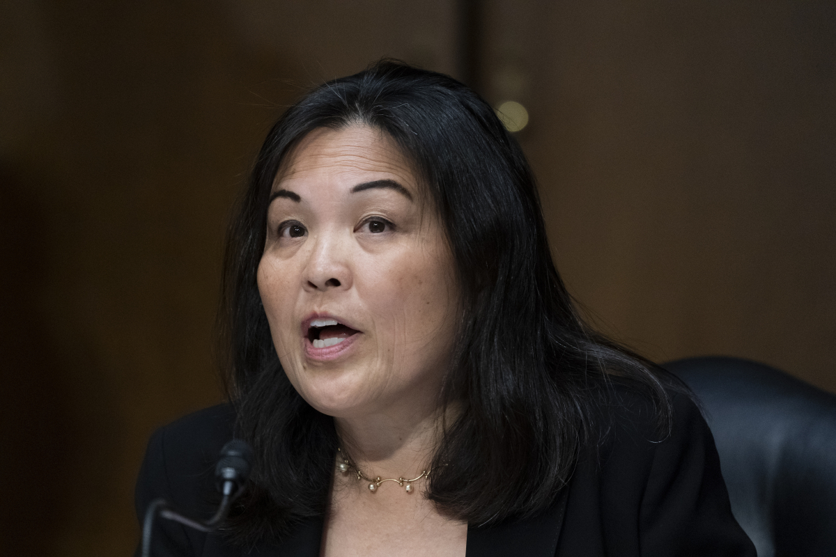 ▲줄리 수가 2021년 3월 16일(현지시간) 의회에서 열린 미국 노동부 차관 지명자 인준 상원 청문회에서 발언하고 있다. 워싱턴D.C./AP뉴시스