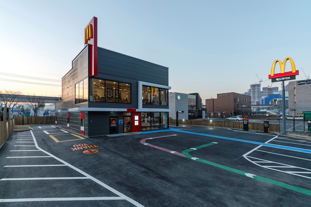 ▲맥도날드 ‘용인 DT점’의 외부  (사진제공=한국맥도날드)