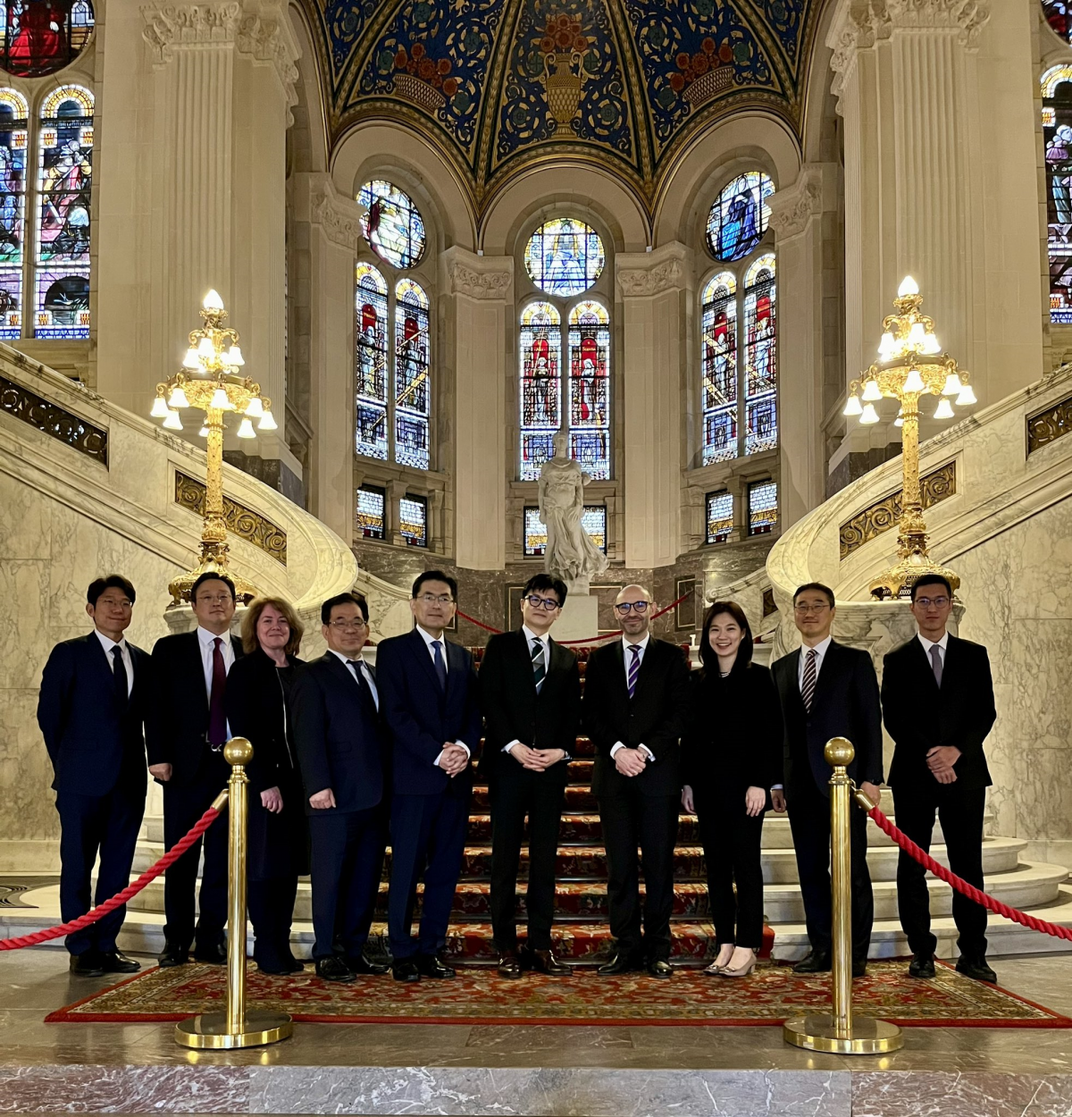 ▲한동훈 장관이 10일(현지 시각) 네덜란드 헤이그에 있는 국제상설중재재판소(Permanent Court of Arbitration, PCA)를 방문했다. (법무부 제공)