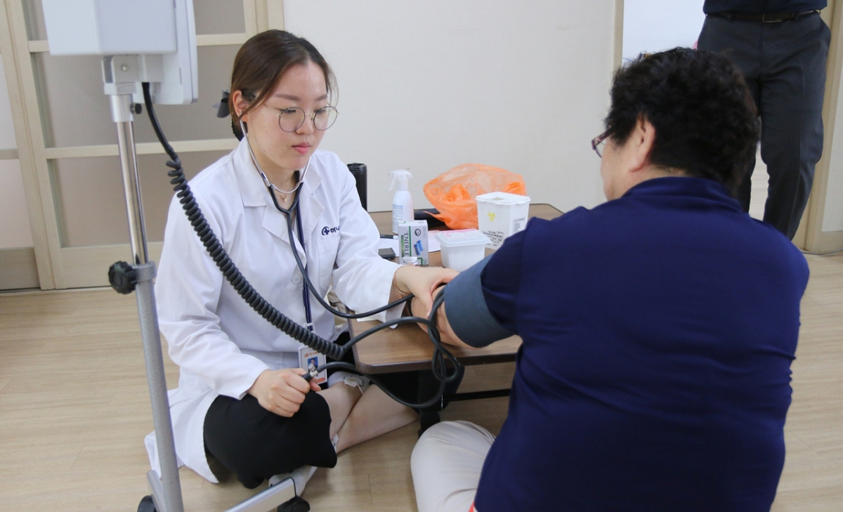 ▲어르신 건강검진. (뉴시스)