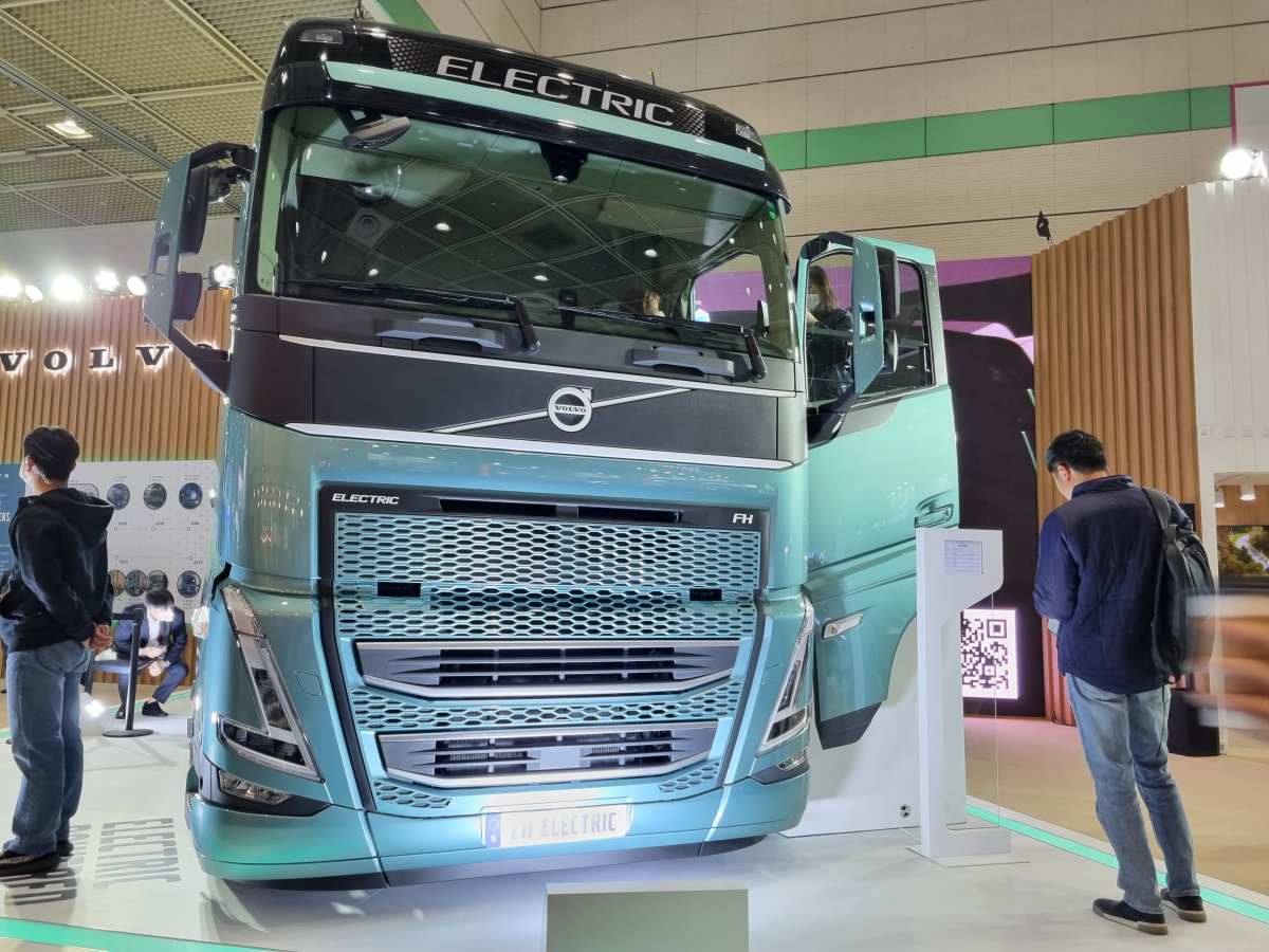 ▲볼보트럭코리아의 FH 일렉트릭. (강문정 기자 kangmj@)