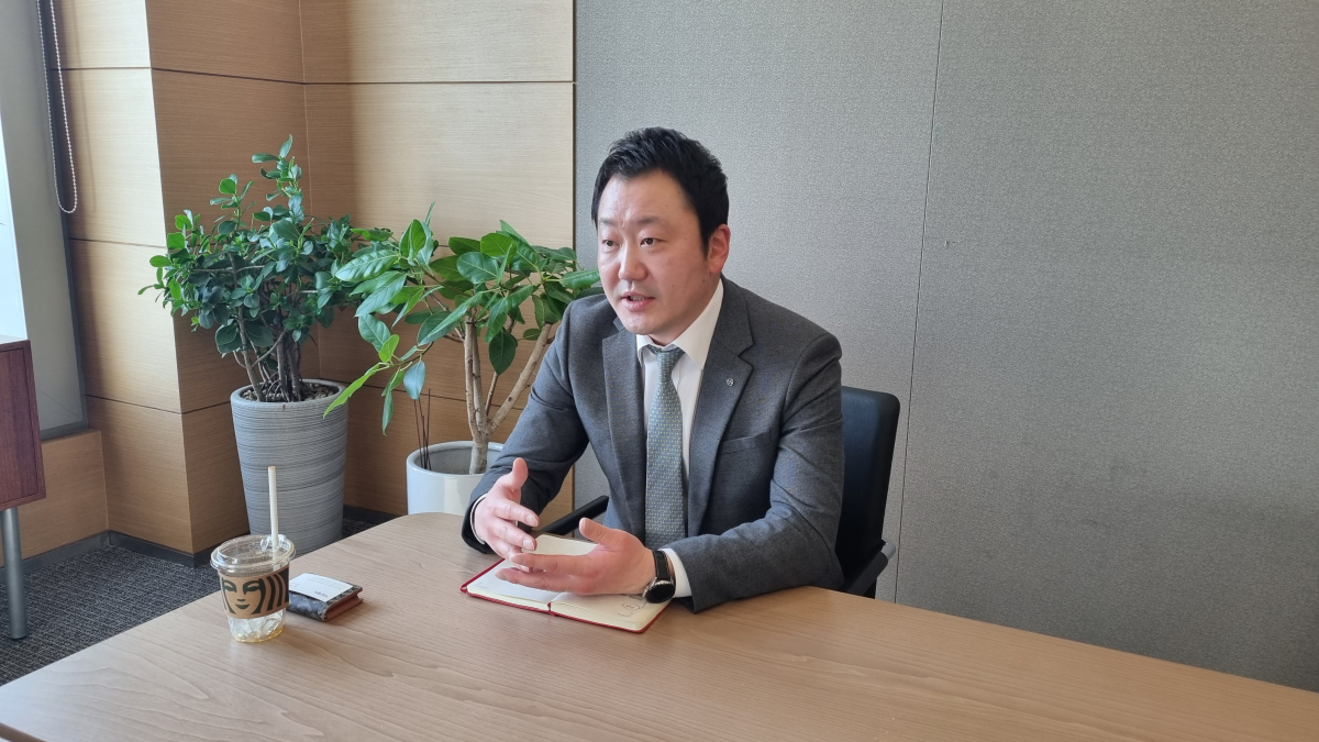 ▲김정현 신한자산운용 ETF사업본부장이 지난달 22일 서울 여의도 본사에서 본지와 인터뷰를 진행하고 있다. (사진제공=신한자산운용)