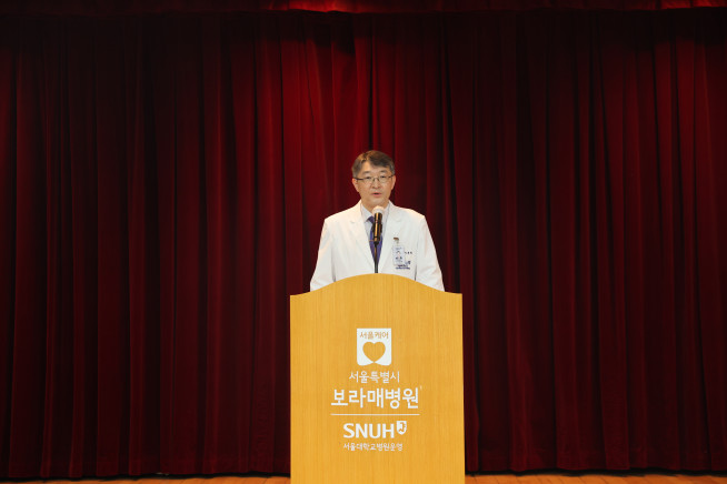 ▲이재협 신임 보라매병원장이 원내 진리관에서 열린 보라매병원장 이‧취임식에서 발언하고 있다. (사진제공=서울대학교운영 서울특별시보라매병원)