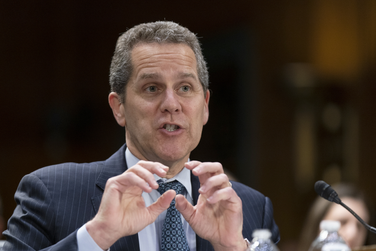 ▲마이클 바 미국 연방준비제도(Fed·연준) 금융 감독 부문 부의장이 28일(현지시간) 워싱턴D.C.에서 열린 상원 은행 위원회 청문회에 출석해 발언하고 있다. 워싱턴D.C./AP연합뉴스
