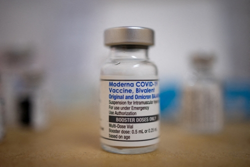▲신종 코로나바이러스 감염증(코로나19) 백신 병이 놓여 있다. 로이터연합뉴스
