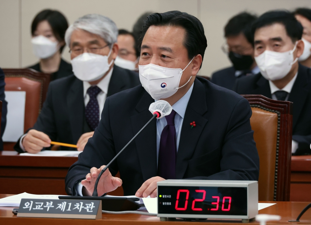 ▲조현동 외교부 1차관이 지난 1월 17일 서울 여의도 국회에서 열린 외교통일위원회에서 의원들의 질의에 답하고 있다. 고이란 기자 photoeran@ (이투데이DB)