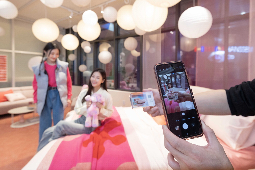 ▲서울 문정역 인근 ‘르피에드 오피스텔’에 들어선 ‘한샘디자인파크 송파점’에는 온ㆍ오프라인 쇼핑을 연결하는 옴니채널 기술이 곳곳에 적용돼 있다.  (사진제공=한샘)