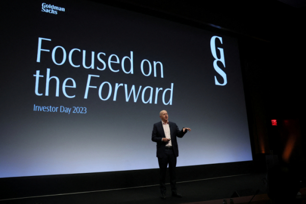 ▲데이비드 솔로몬 골드만삭스 최고경영자(CEO)가 지난달 28일(현지시간) 뉴욕 본사에서 열린 '투자자의 날' 행사에서 연설을 하고 있다. 뉴욕/로이터연합뉴스