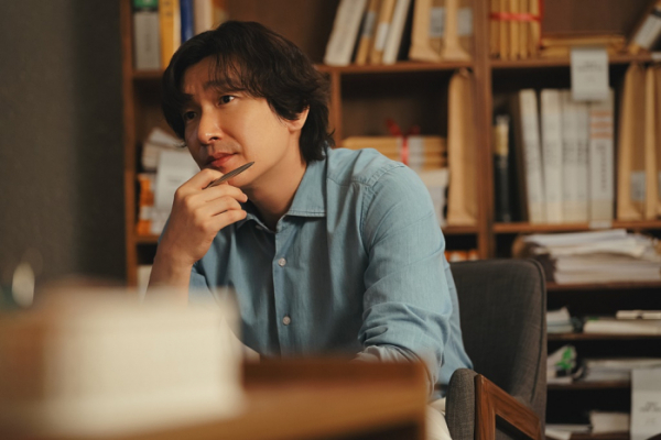 ▲‘신성한, 이혼’(사진제공=SLL)