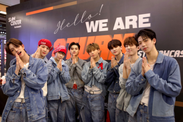 ▲8TURN(에잇턴)(사진 = (주)나인원나인919, MNH엔터테인먼트 제공)