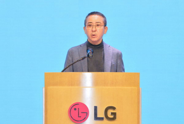 ▲24일 개최된 LG에너지솔루션 제3기 정기주주총회에서 권영수 LG에너지솔루션 CEO 부회장이 인사말을 하고있다.