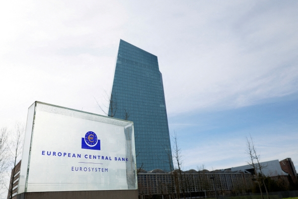 ▲독일 프랑크푸르트에 위치한 유럽중앙은행(ECB) 본부에 로고가 보인다. 프랑크푸르트(독일)/로이터연합뉴스
