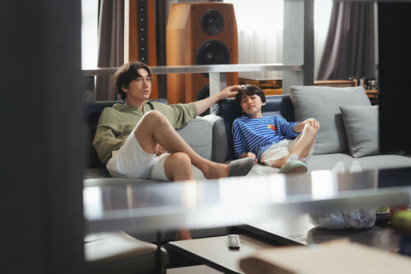 ▲‘신성한, 이혼’(사진제공=SLL)