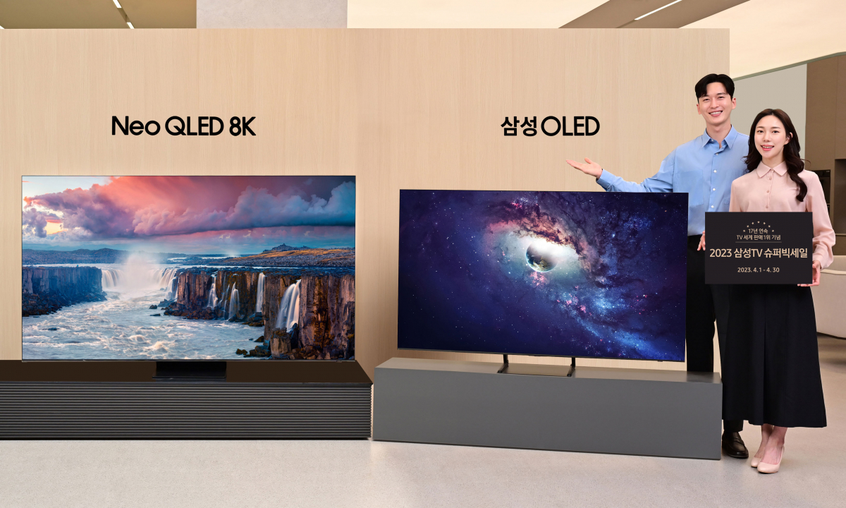 ▲네오 QLED 8K 75형(좌)과 OLED 65형 (사진제공=삼성전자)