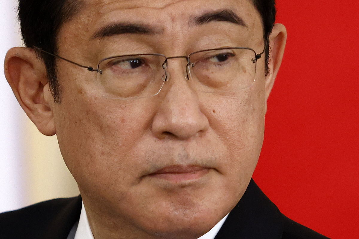 ▲기시다 후미오 일본 총리가 지난달 22일 기자회견장에서 질문을 받고 있다. 바르샤바/AP연합뉴스
