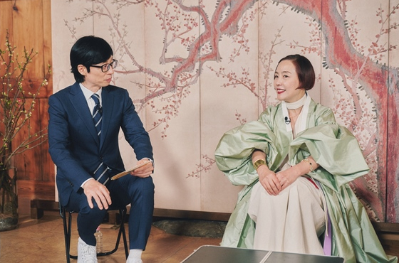 ▲김영진 한복디자이너(오른쪽)(사진제공=tvN)