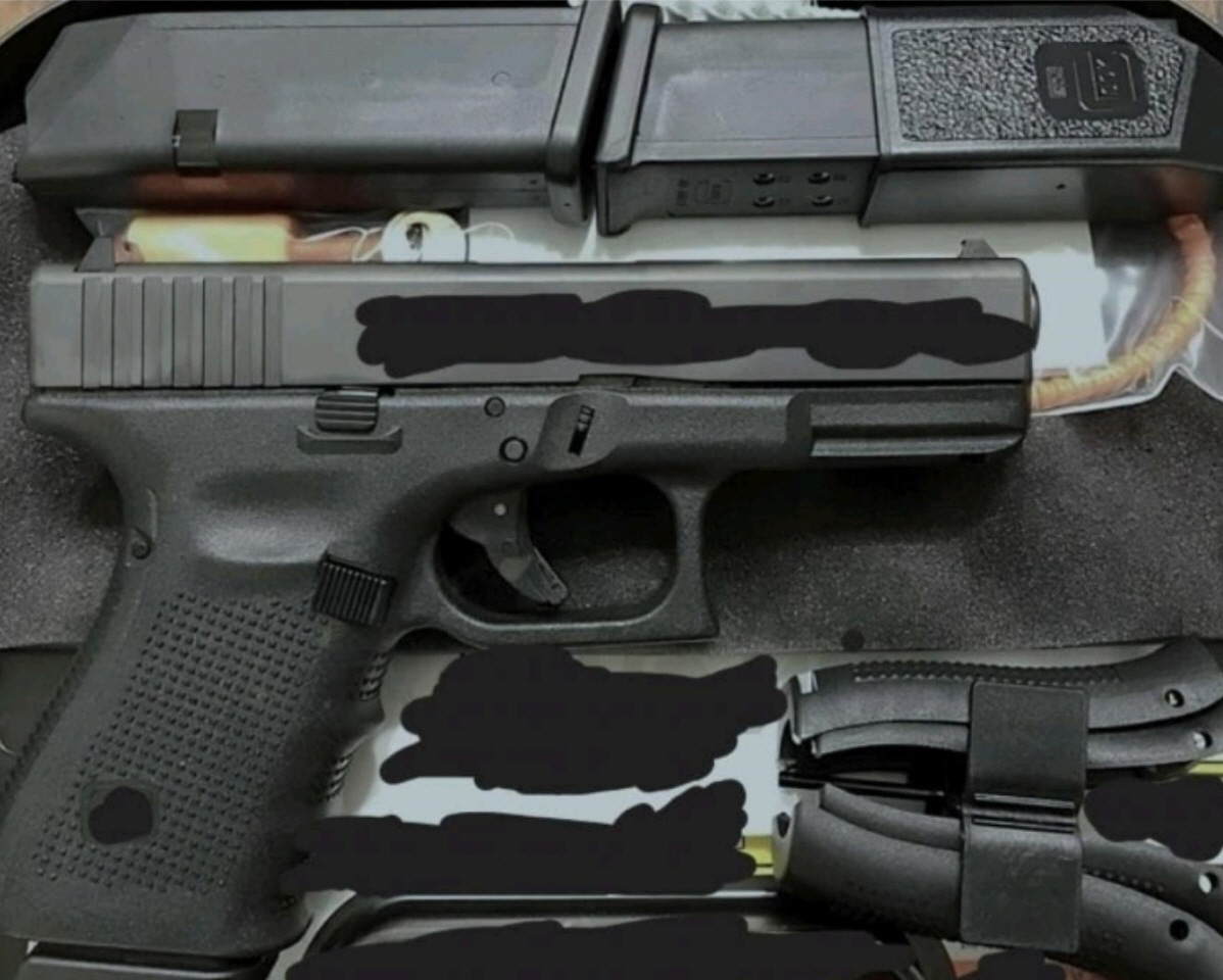 ▲대통령 살해 예고글 게시자가 구입했다고 주장하는 권총. (출처=온라인 커뮤니티 캡처, 연합뉴스)
