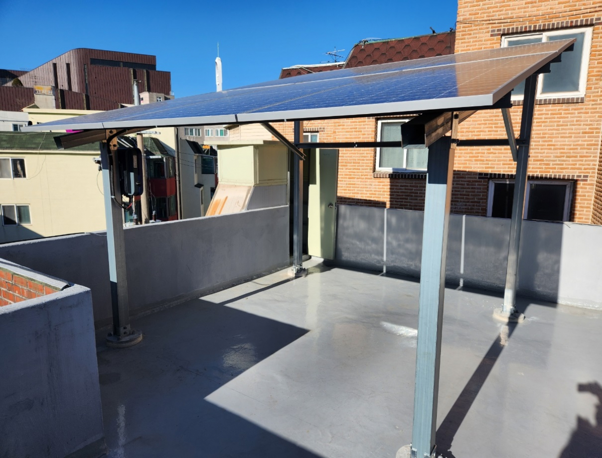 ▲주택형 태양광 미니발전소 설치 모습 (사진제공=영등포구)