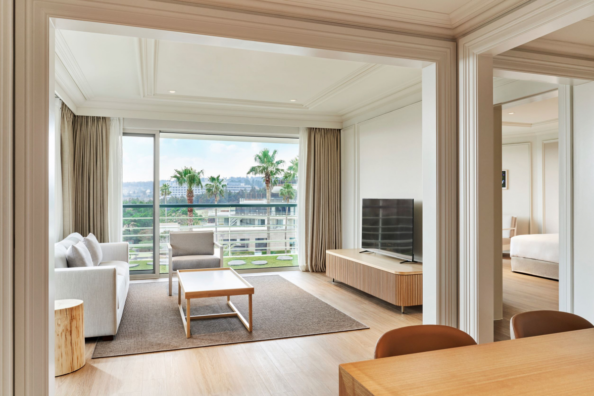 ▲그랜드 조선 제주 본관 프리미어 스위트. (사진제공=조선호텔앤리조트)