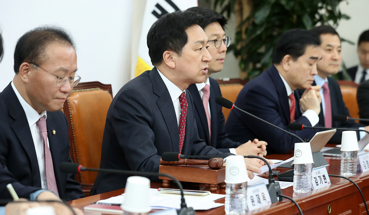 ▲김기현 국민의힘 대표가 17일 오전 서울 여의도 국회에서 열린 최고위원회의에서 발언을 하고 있다. 뉴시스 (뉴시스)