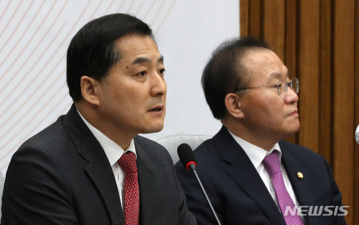 ▲박대출 국민의힘 정책위의장이 18일 오전 서울 여의도 국회에서 열린 원내대책회의에서 발언하고 있다. (뉴시스)