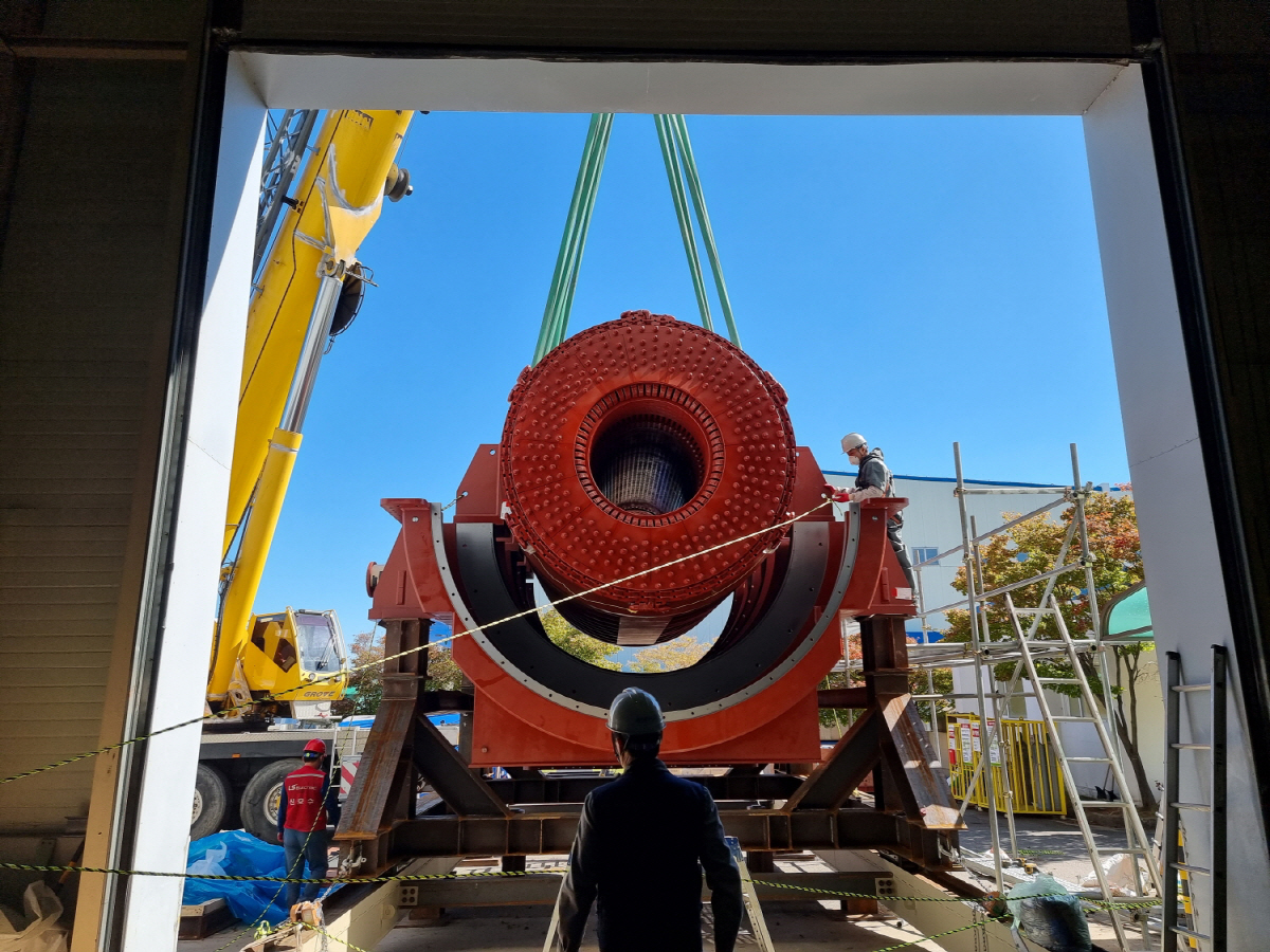 ▲LS일렉트릭이 추가 설치한 PT&T 단락발전기. 올 3월 1기 추가 증설을 완료했다. (사진제공=LS)