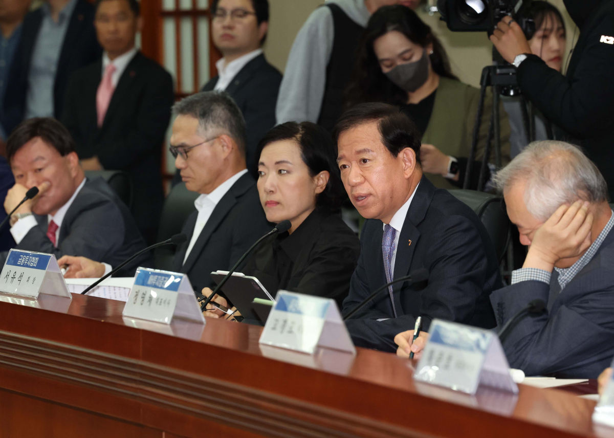 ▲서유석 금융투자협회 회장이 28일 서울 여의도 금융투자협회에서 열린 ‘금감원-증권사CEO 현안 간담회’에서 인사말을 하고 있다. 신태현 기자 holjjak@