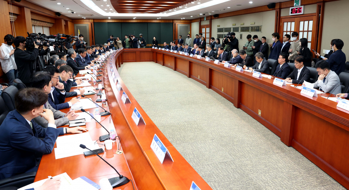 ▲서유석 금융투자협회 회장이 28일 서울 여의도 금융투자협회에서 열린 ‘금감원-증권사CEO 현안 간담회’에서 인사말을 하고 있다. 신태현 기자 holjjak@