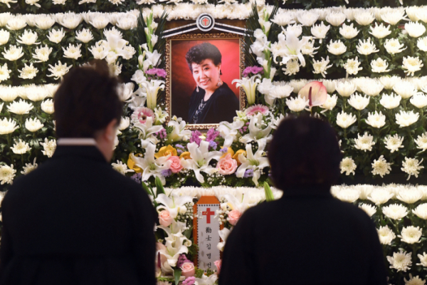 ▲원로가수 고(故) 현미(본명 김명선)의 빈소가 7일 오전 서울 중앙대학교병원 장례식장에 차려졌다. 가수 고(故) 현미의 장례식은 사단법인 대한가수협회장으로 거행된다.(사진=사진공동취재단)