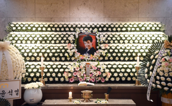 ▲원로가수 고(故) 현미(본명 김명선)의 빈소가 7일 오전 서울 중앙대학교병원 장례식장에 차려졌다. 가수 고(故) 현미의 장례식은 사단법인 대한가수협회장으로 거행된다. (사진=사진공동취재단)