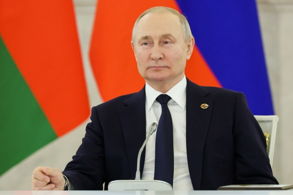 ▲블라디미르 푸틴 러시아 대통령이 6일(현지시간) 크렘린궁에서 회의를 열고 있다. 모스크바/타스연합뉴스
