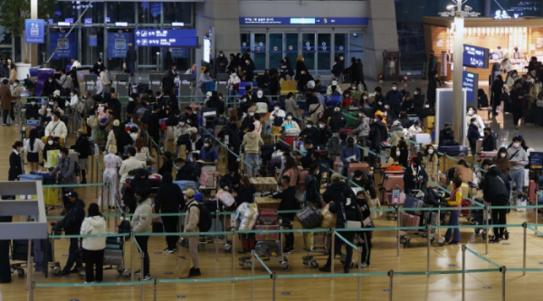 ▲해외여행객으로 붐비는 인천공항 (이투데이DB)