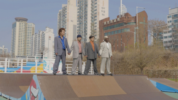 ▲유브이(UV), 유병재, 조나단(사진 = Studio M-Lab 제공)