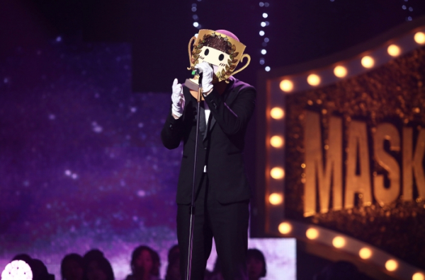 ▲'복면가왕' 우승 트로피(사진제공=MBC)