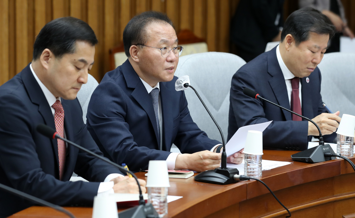 ▲윤재옥 국민의힘 원내대표가 2일 오전 서울 여의도 국회에서 열린 원내대책회의에서 발언을 하고 있다. (뉴시스)