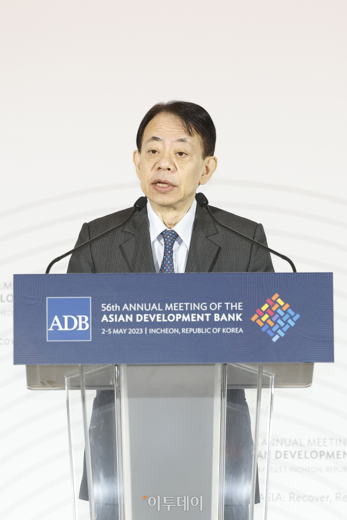 ▲아사카와 마사츠구 아시아개발은행(ADB) 총재가  2일 오전 인천 연수구 송도컨벤시아에서 열린 '2023 ADB총회 한국세미나의 날'에서 축사를 하고 있다. 조현호 기자 hyunho@