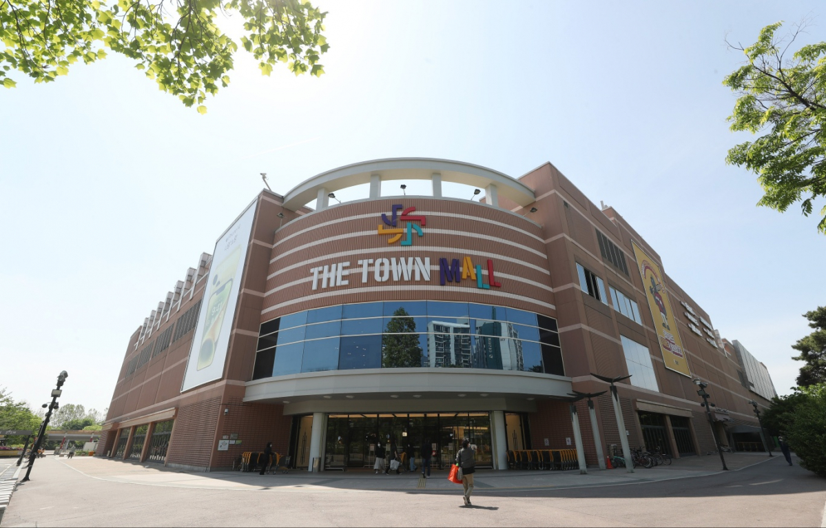 ▲이마트 연수점 외관. (사진제공=이마트)