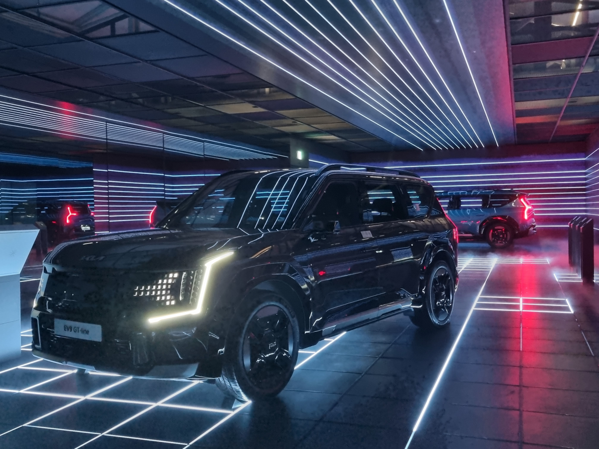 ▲'EV9 존'에는 두 대의 EV9 차량이 전시됐다. (강문정 기자 kangmj@)