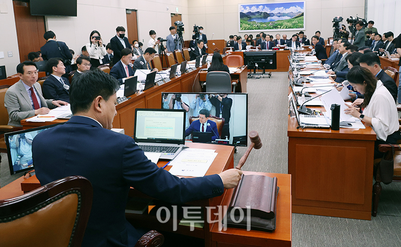 ▲의사봉 두드리는 김태호 위원장. (고이란 기자 photoeran@)