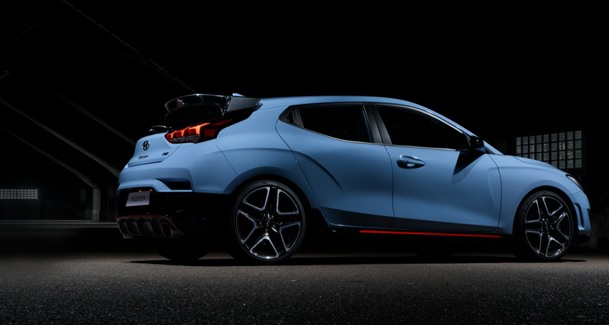 ▲'고급차=세단' 이라는 등식이 뚜렷한 한국땅에서 해치백은 설 자리를 잃은지 오래다. 경차를 제외하면 현대차 벨로스터 N이 국내에서 팔리는 유일한 국산 해치백이다.  (사진제공=현대차)