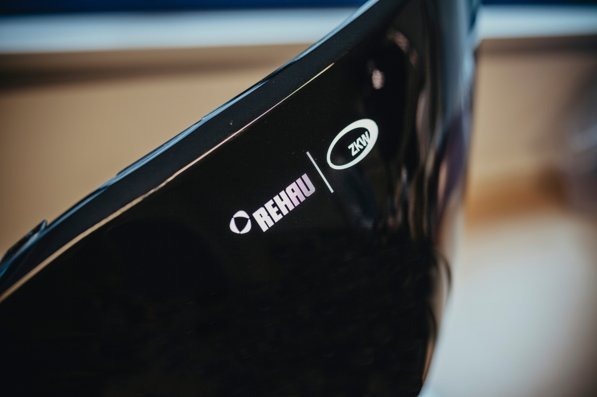 ▲LG전자의 차량용 조명 자회사 ZKW가 독일 레하우 오토모티브와 함께 자율주행차의 얼굴인 ‘지능형 차량 전면부’ 개발에 나선다. 사진은 조명, 센서 등을 통합한 차량 전면부 컨셉 디자인의 일부분. (사진제공=LG전자)