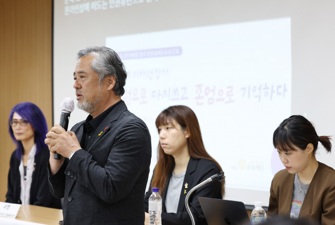 ▲이정민 이태원참사유가족협의회 대표 직무대행이 15일 오후 서울 영등포구 이룸센터에서 열린 10.29 이태원 참사 인권실태조사 보고회에서 인사말을 하고 있다. (연합뉴스)