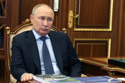 ▲블라디미르 푸틴 러시아 대통령이 15일(현지시간) 회의를 하고 있다. 모스크바/AP연합뉴스
