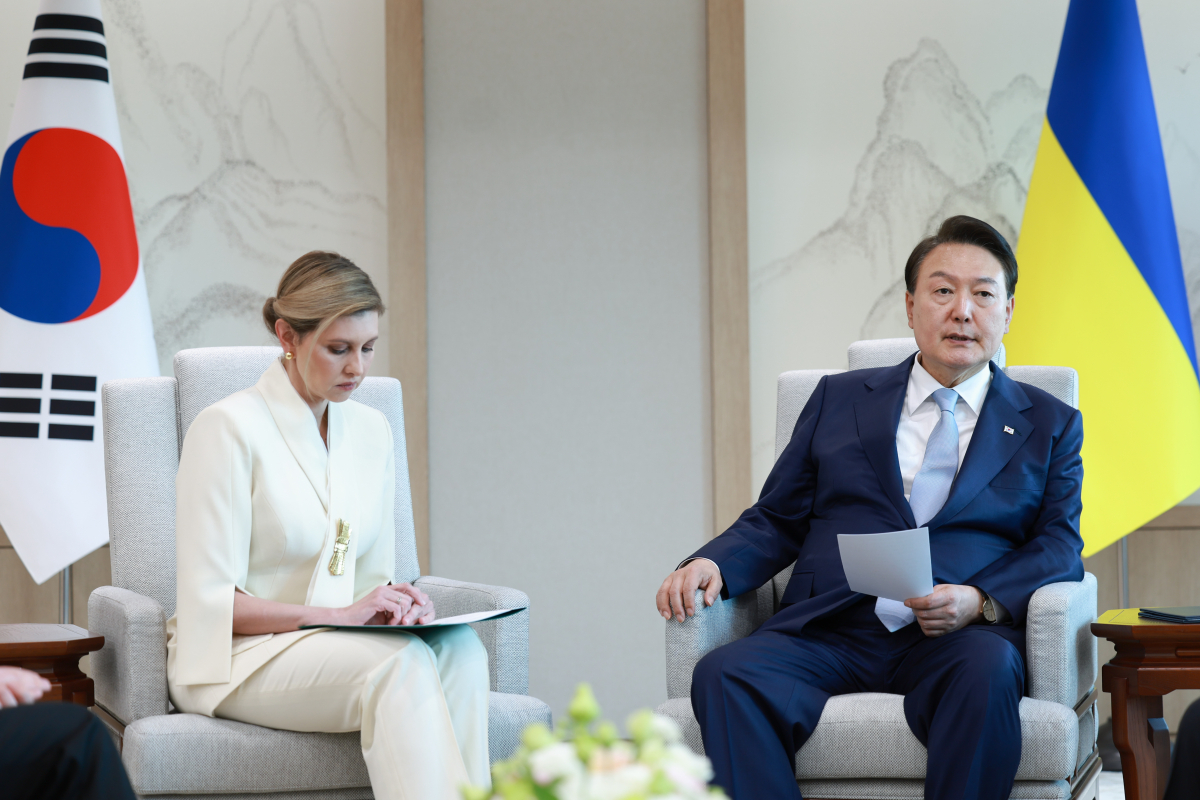 ▲윤석열 대통령은 16일 용산 대통령실 청사에서 볼로디미르 젤렌스키 우크라이나 대통령의 부인 올레나 젤렌스카 여사를 접견했다. (용산 대통령실 제공)