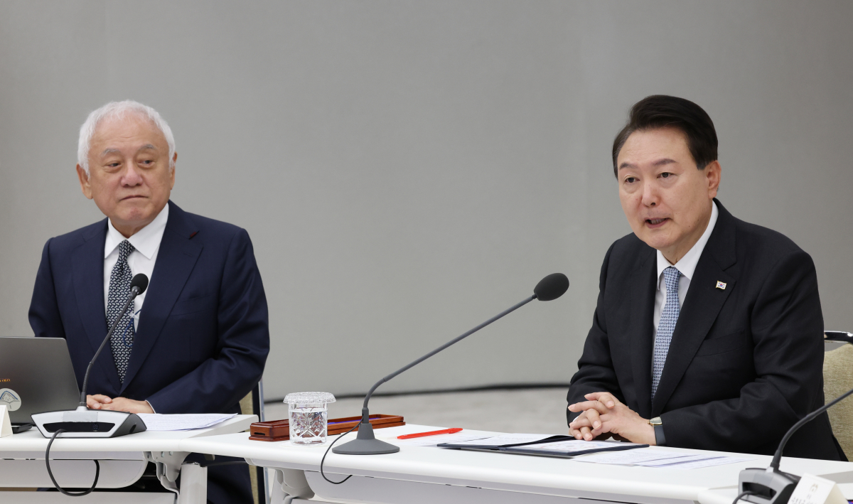 ▲윤석열 대통령이 17일 서울 용산 대통령실 청사에서 열린 이주민과의 동행 특별위원회 제15차 회의에서 발언하고 있다. (연합뉴스)