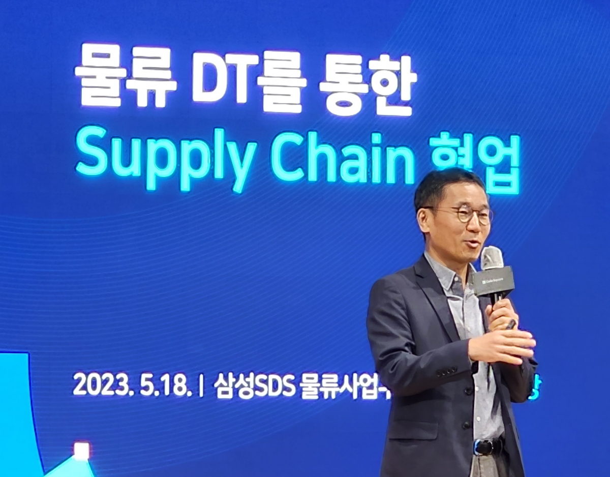 ▲오구일 삼성SDS 물류사업부장(부사장)이 첼로스퀘어의 향후 로드맵에 대해 발표하고 있다. (조성준 기자 tiatio@)