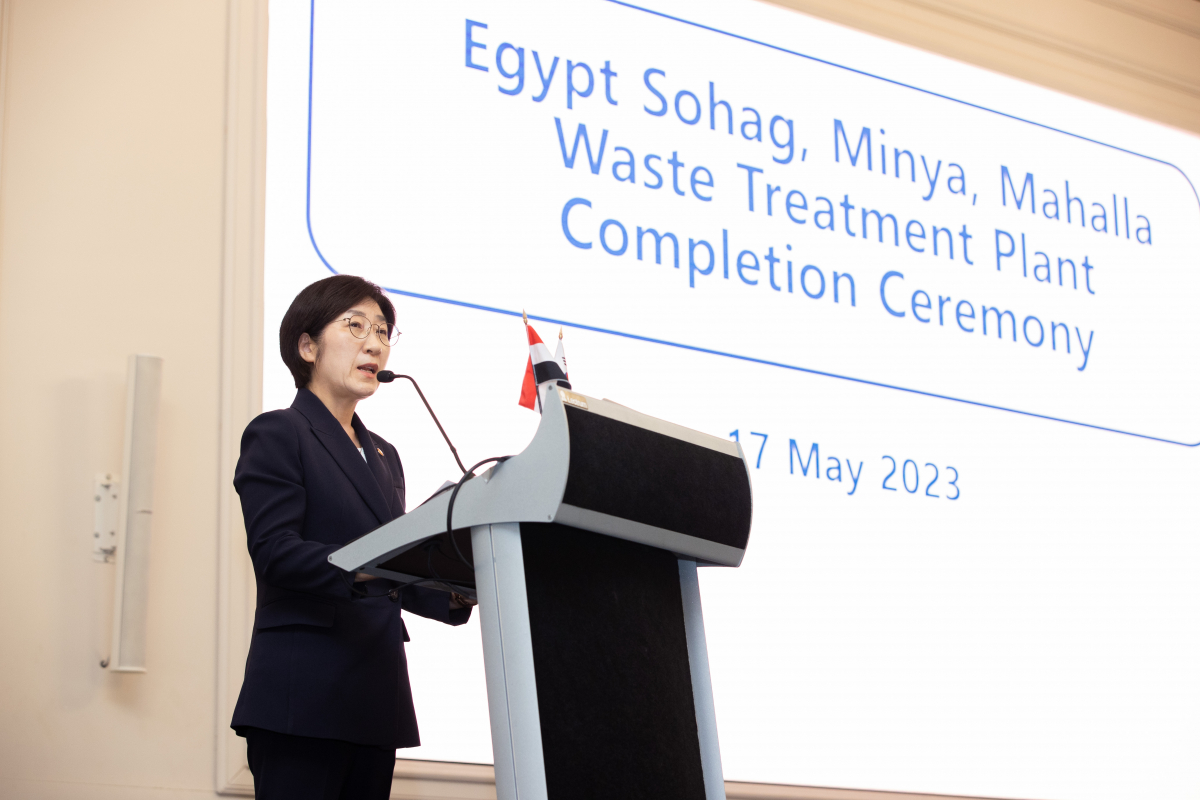▲한화진 환경부 장관이 17일(현지시간) 이집트 신행정수도에서 열린 폐기물 선별·에너지화 준공식에 참석해 기념사를 하고 있다. (사진제공=환경부)