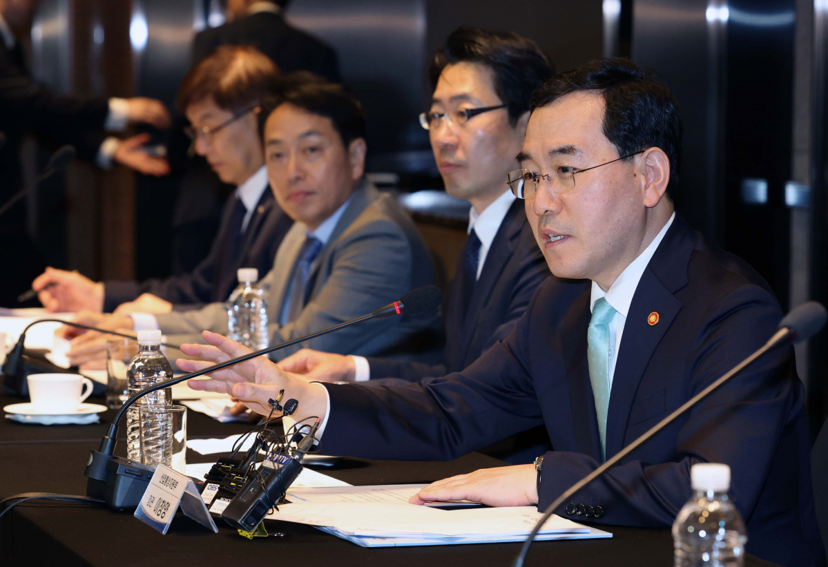 ▲이창양 산업통상자원부 장관이 18일 서울 중구 코트야드 메리어트 서울 남대문에서 열린 디스플레이산업 혁신전략 원탁회의에서 모두발언을 하고 있다. 신태현 기자 holjjak@